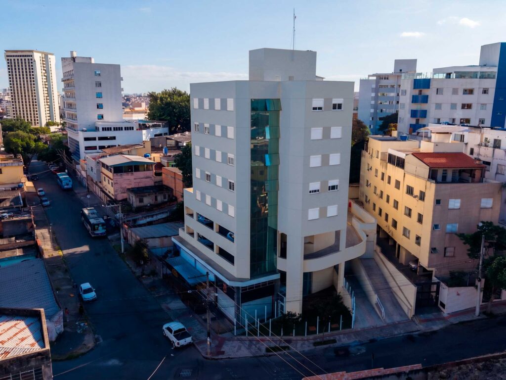 Vista do empreendimento Sinhá Maria com unidades studio e infraestrutura moderna no bairro União