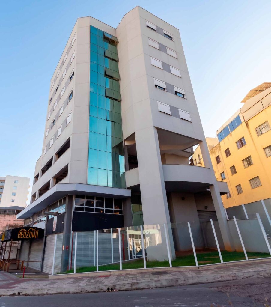 Fachada do empreendimento Sinhá Maria com studios residenciais no bairro União em Belo Horizonte